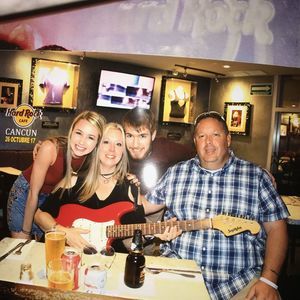 Meet your Posher, Lorie